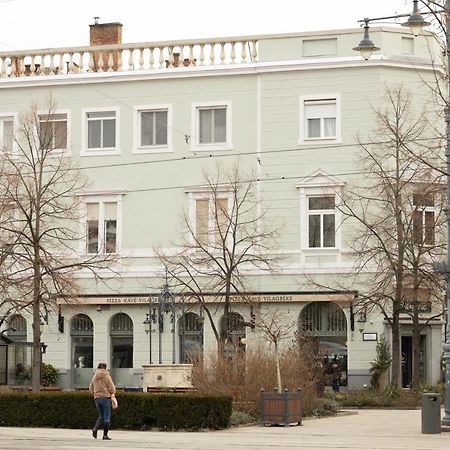 Square 2 Appartement Debrecen Buitenkant foto