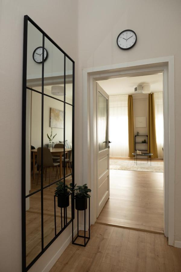 Square 2 Appartement Debrecen Buitenkant foto