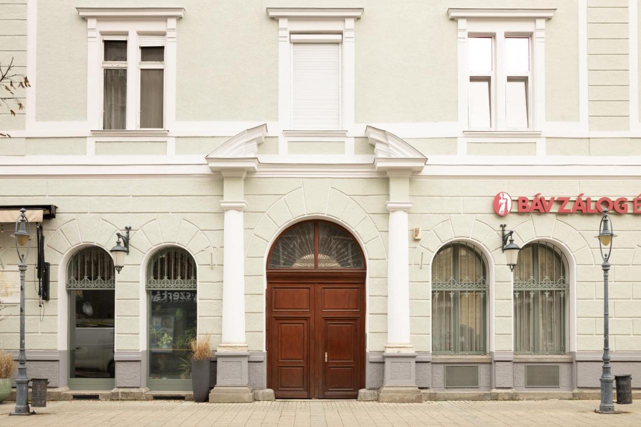 Square 2 Appartement Debrecen Buitenkant foto